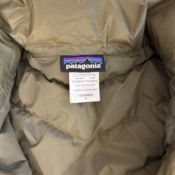 Patagonia Women's Prow Down Jacket, Fatigue Green, Small, EUC - Picture 9 of 10